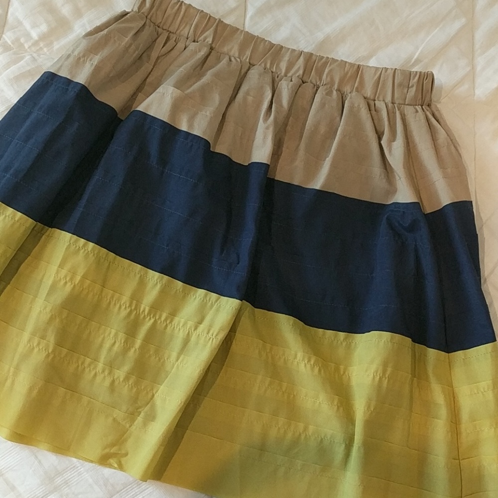 Block Color Skirt - Picture 2 of 4